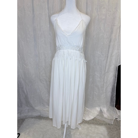 Suzanne Betro Dresses & Skirts - Suzanne Betro White Crochet Lace Halter Midi Dress Boho Tassel Smocked Back M
